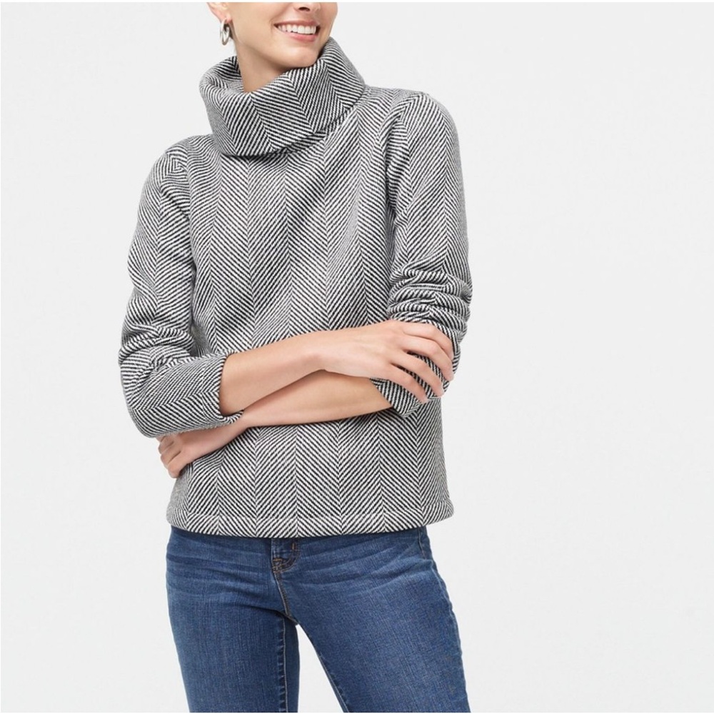 J. Crew Funnel Neck Black & White Chevron Pattern Sweater Size XS